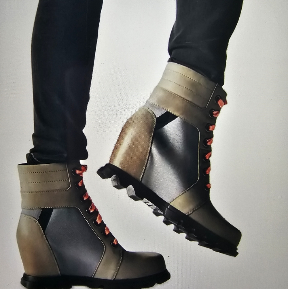 Sorel Quarry Boots with Pink/orange Laces - Picture 1 of 4